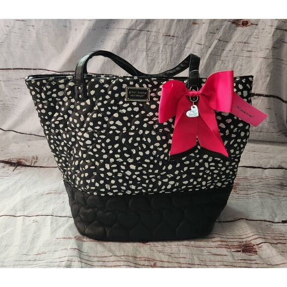 Betsey Johnson Be Mine 2 Tone Quilted Heart Tote NWT - Picture 1 of 5